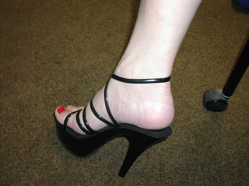 Sexy new black heels